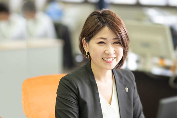 営業グループ　小林　祐実
