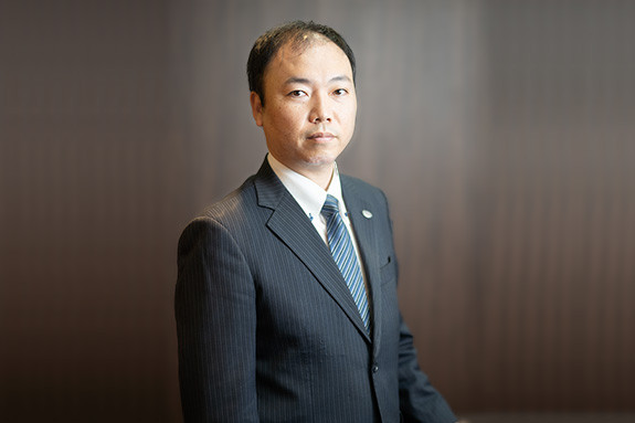 営業グループ　リーダー　杉山　賢志